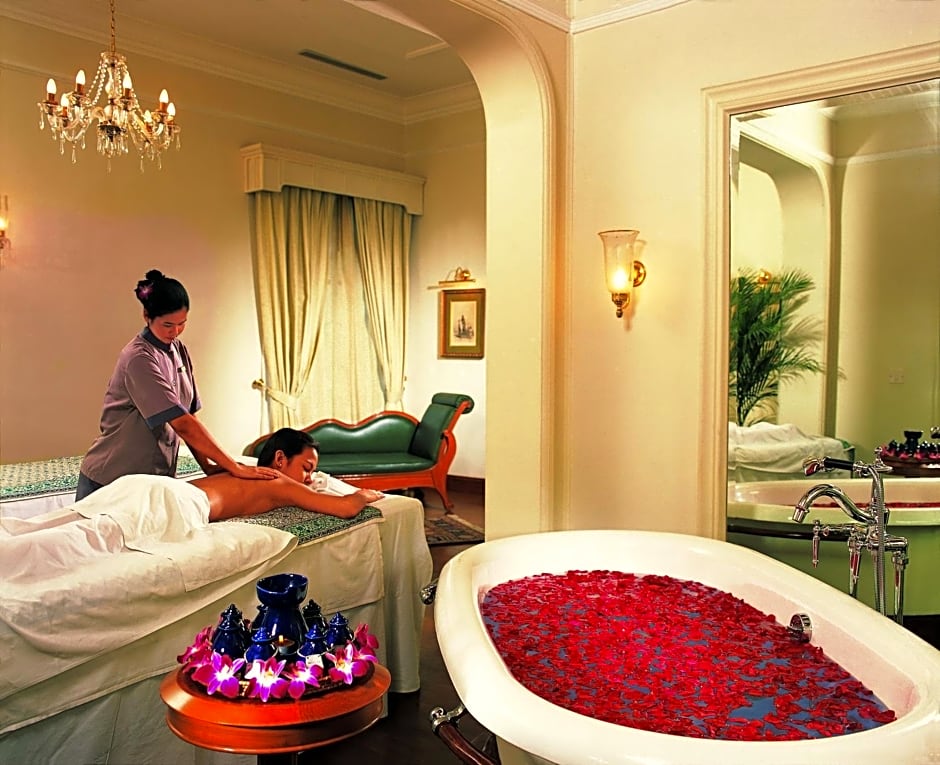 The Oberoi Grand Kolkata