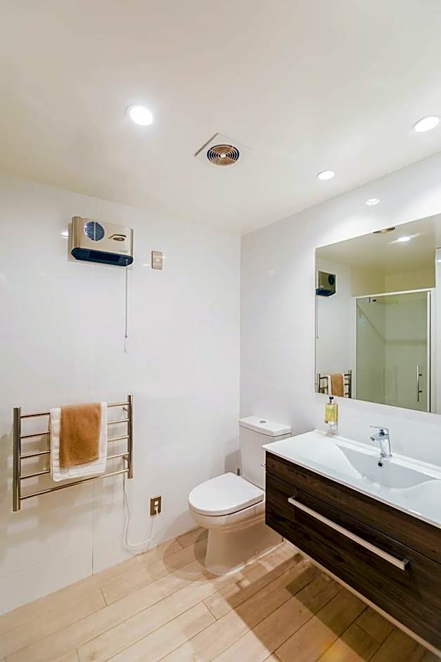 Cranbury Court Apartments