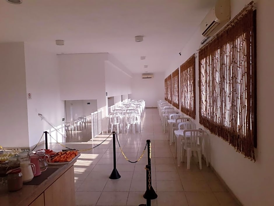 Golfinho Plaza Hotel