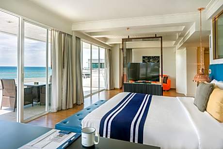 Panoramic Ocean View Suite