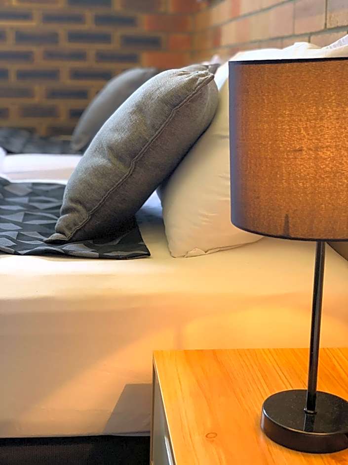 Squatters Homestead Motel