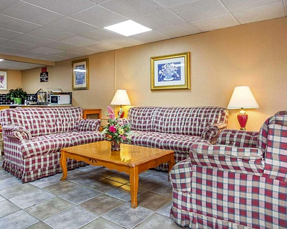 Econo Lodge Stone Mountain