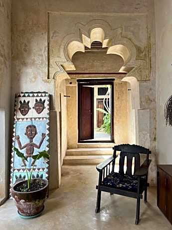 Subira House