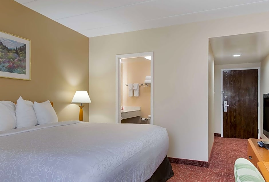 SureStay Plus Hotel by Best Western Smithfield