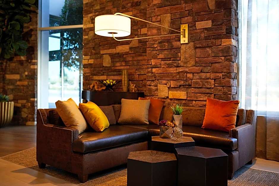 Hyatt Place Las Vegas at Silverton Village