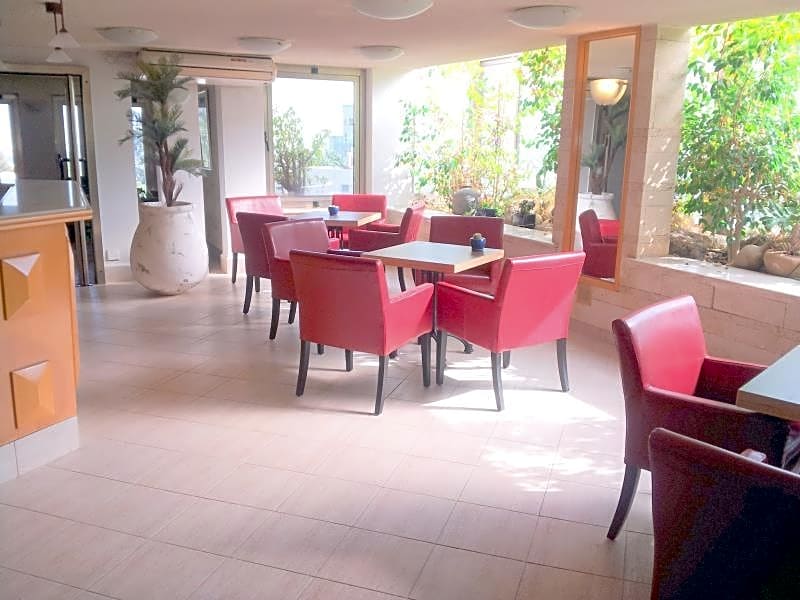 Marom Residence Romema