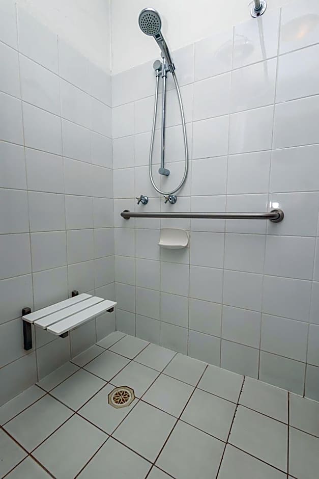 Photo 1 of 6 of Executive 2 Beds, Accessible