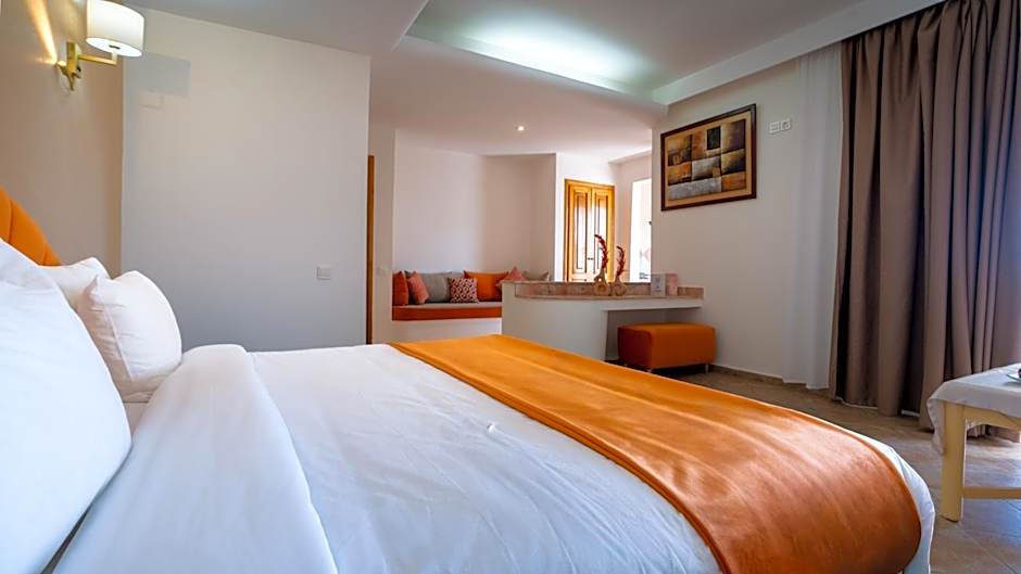 Intouriste Hôtel & Suites