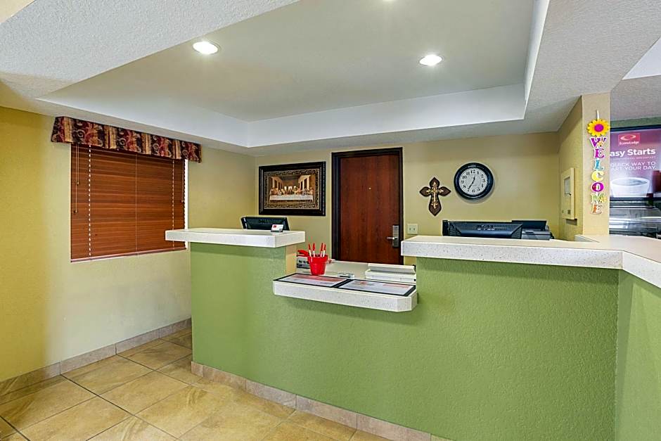 Rodeway Inn & Suites