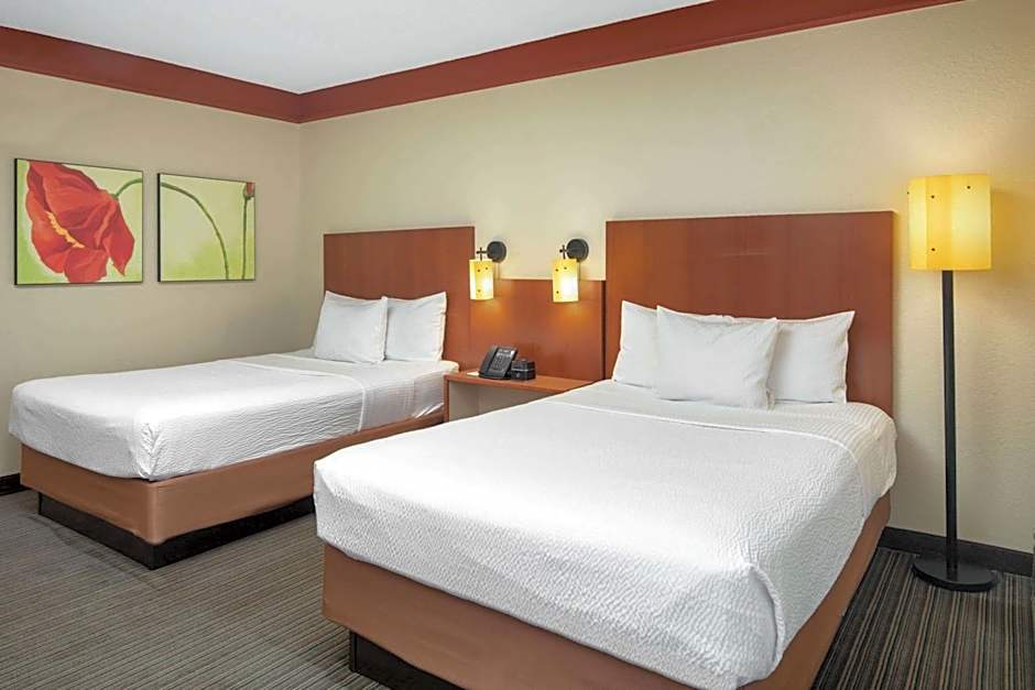 La Quinta Inn & Suites by Wyndham Atlanta Ballpark/Galleria