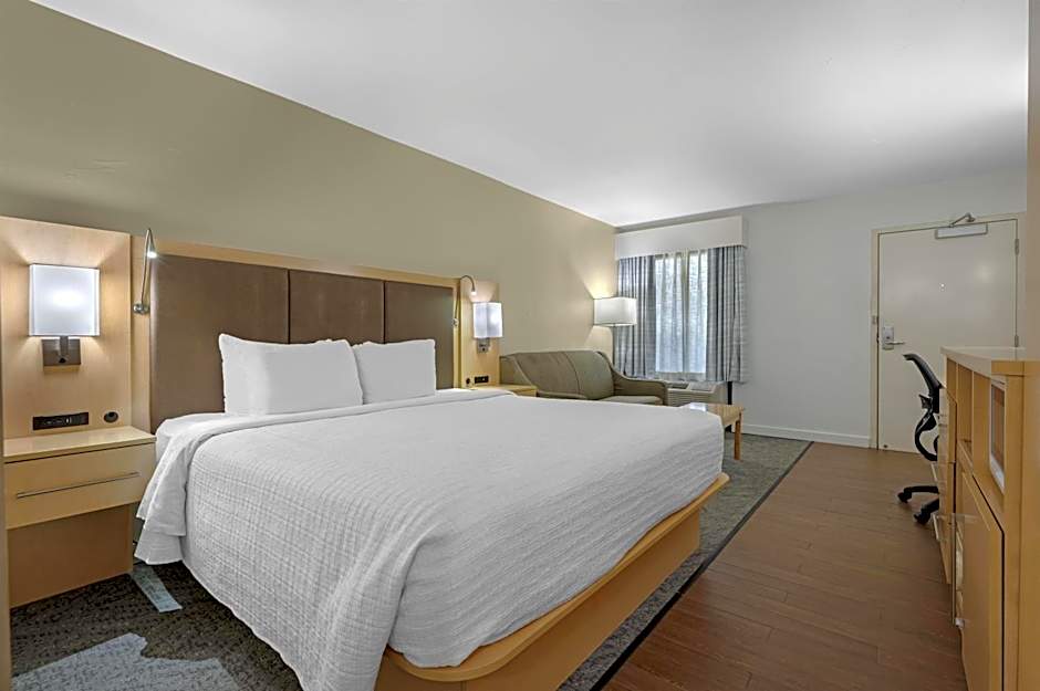 Best Western Plus South Coast Inn