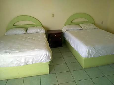 Quadruple Room with Air-Conditioning