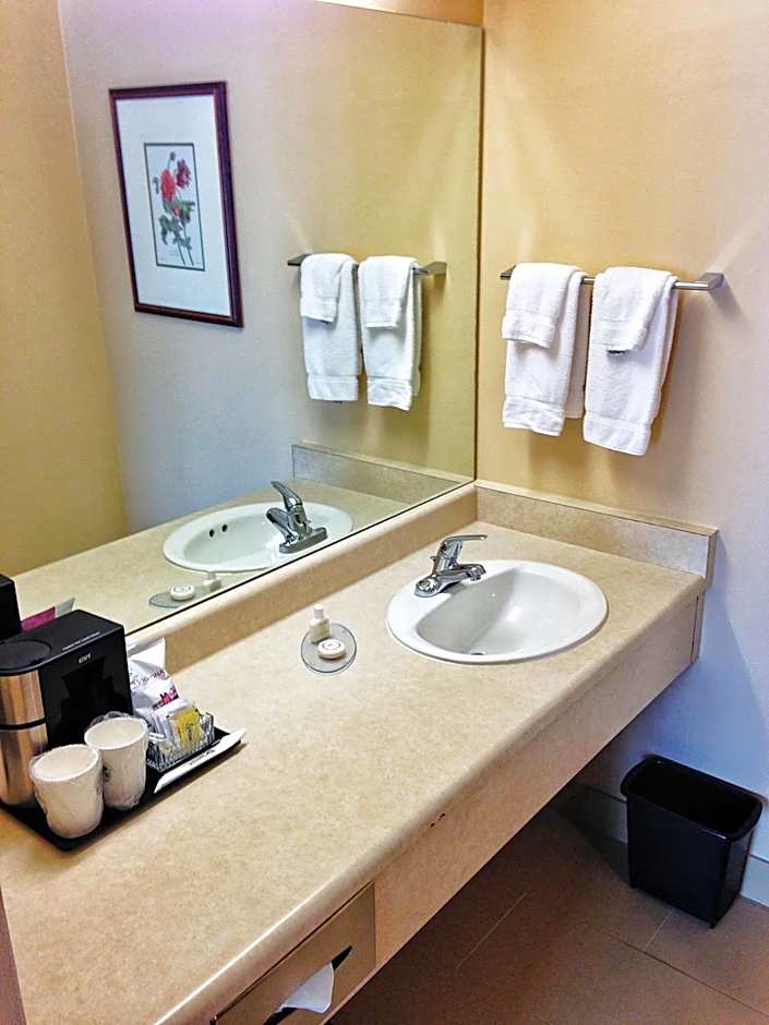 Coast Wenatchee Center Hotel