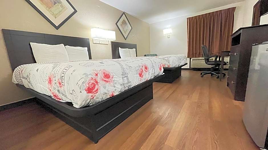 Pinckneyville Inn and Suites