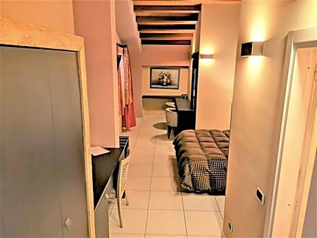 Business Suite with Mountain View