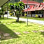 Lanta Bee Garden Bungalows