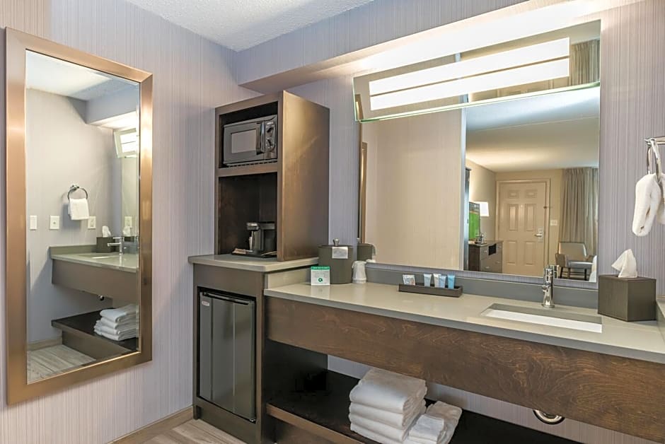 Rockport Inn and Suites
