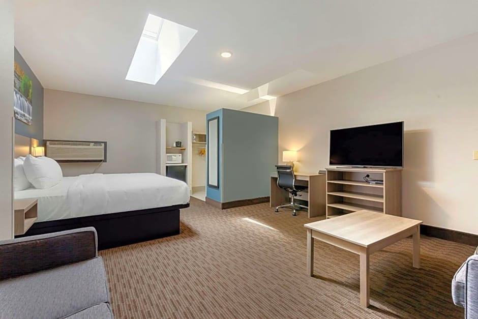 Clarion Pointe Tomah