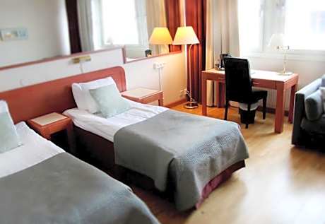 Family Room with Two Single Beds and Sofa Bed - Non-Smoking