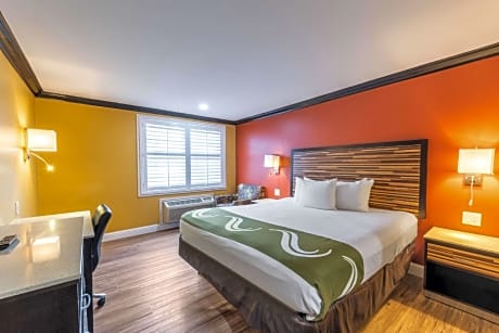 King Room - Accessible/Non-Smoking