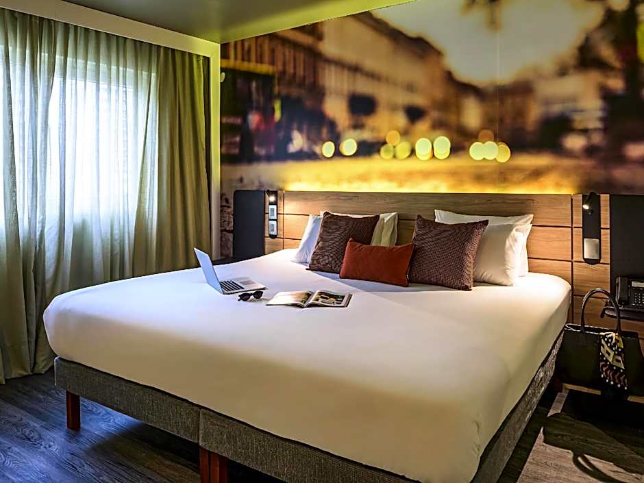 Photo 1 of 4 of Superior 1 King Bed