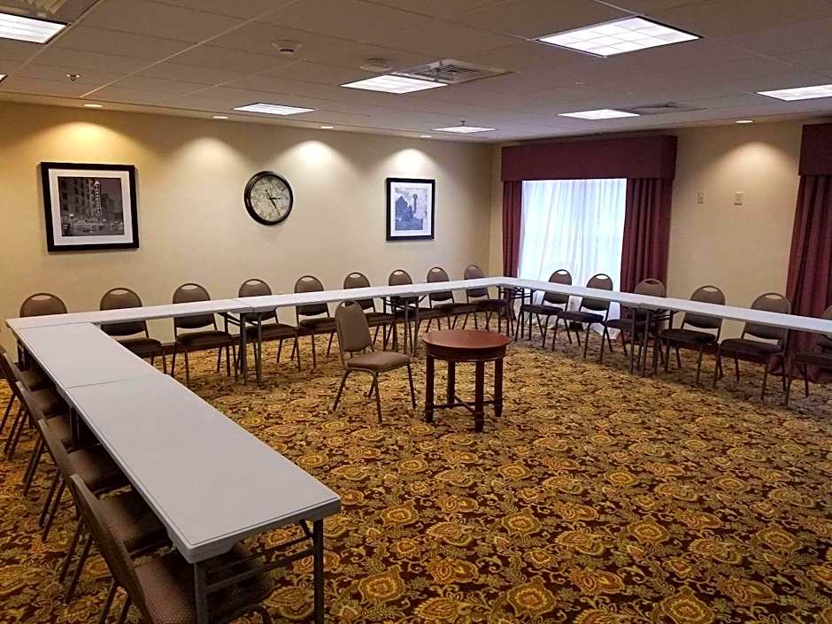 Country Inn & Suites by Radisson, Knoxville at Cedar Bluff, TN