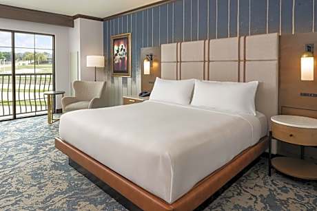 King Room with Bath Tub - Mobility Access