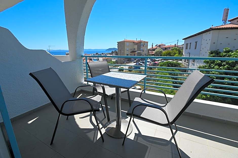 Astri Hotel