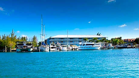 Flamingo Bay Hotel & Marina