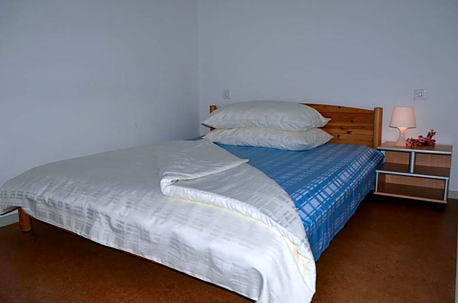 Photo 1 of 5 of Double Room