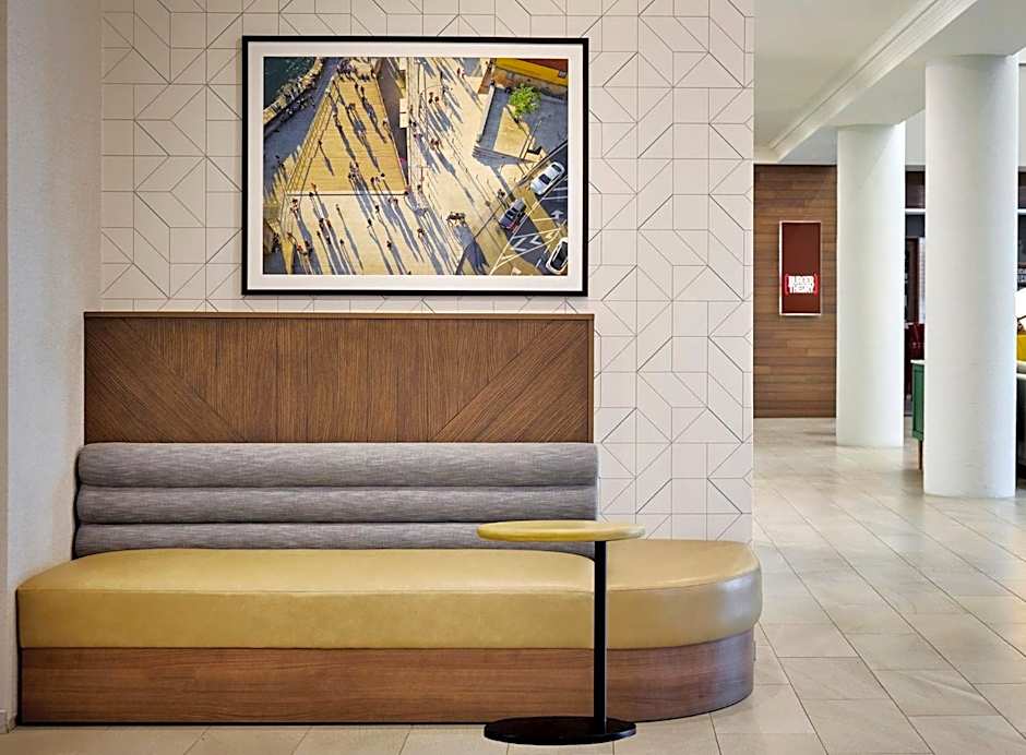 Holiday Inn & Suites Oakville at Bronte By IHG