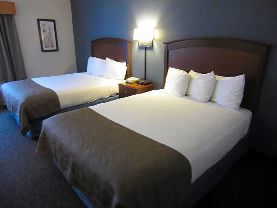AmericInn by Wyndham Hutchinson