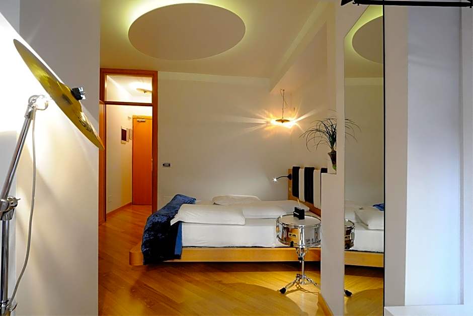 Hotel Franklin Feel The Sound