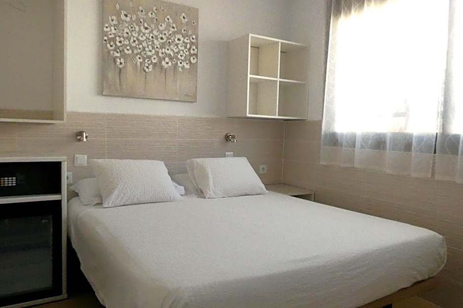 Hostal House