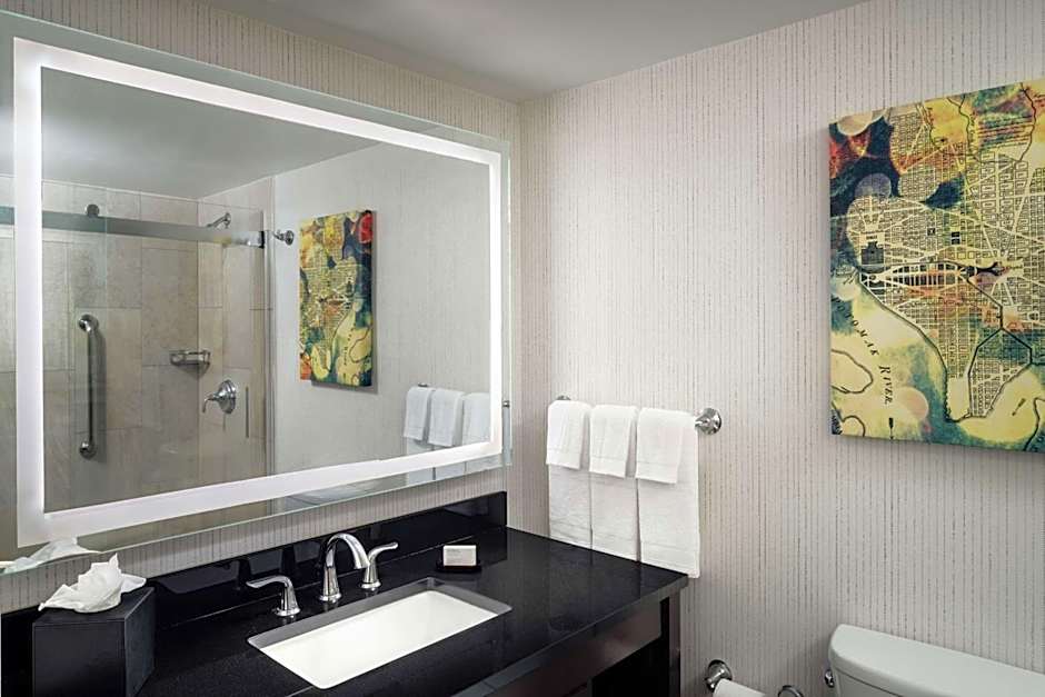 Embassy Suites by Hilton Washington DC Chevy Chase Pavilion