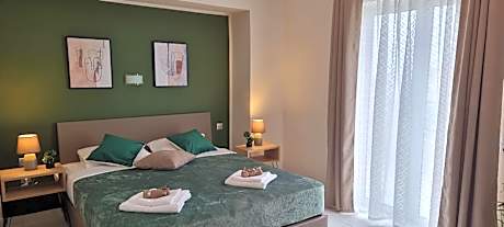 Deluxe Double Room (2 Adults + 1 Child)