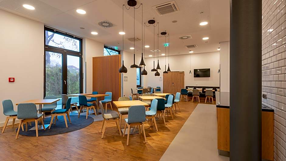 Premier Inn Mannheim City Centre