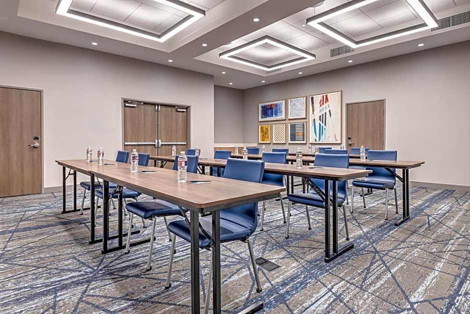 Holiday Inn Express & Suites Austin Airport East By IHG