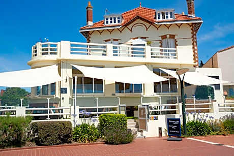 Hôtel de charme & SPA Villa Cosare sur la promenade bord de plage 20m de la mer