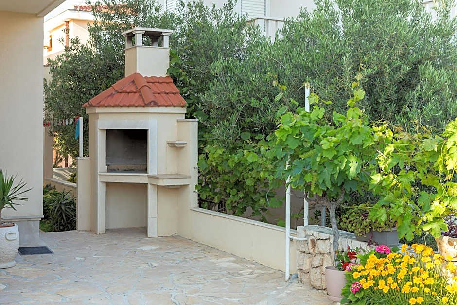 Apartments Vucica, Sevid