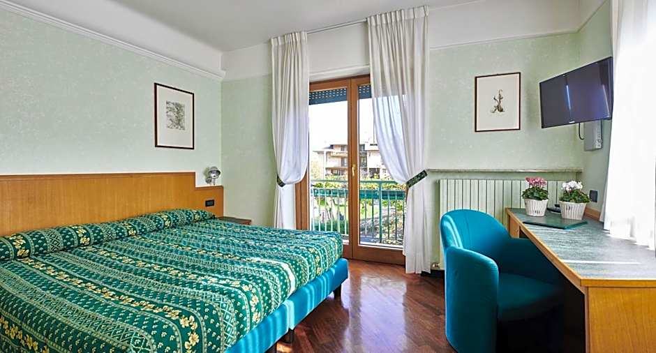 Photo 1 of 3 of Double Room
