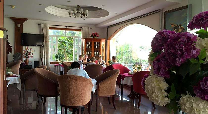 Hoa Phat Hotel & Apartment
