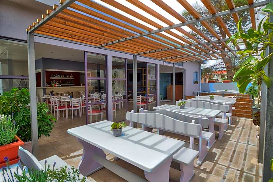 Two Brothers Studios & Apts