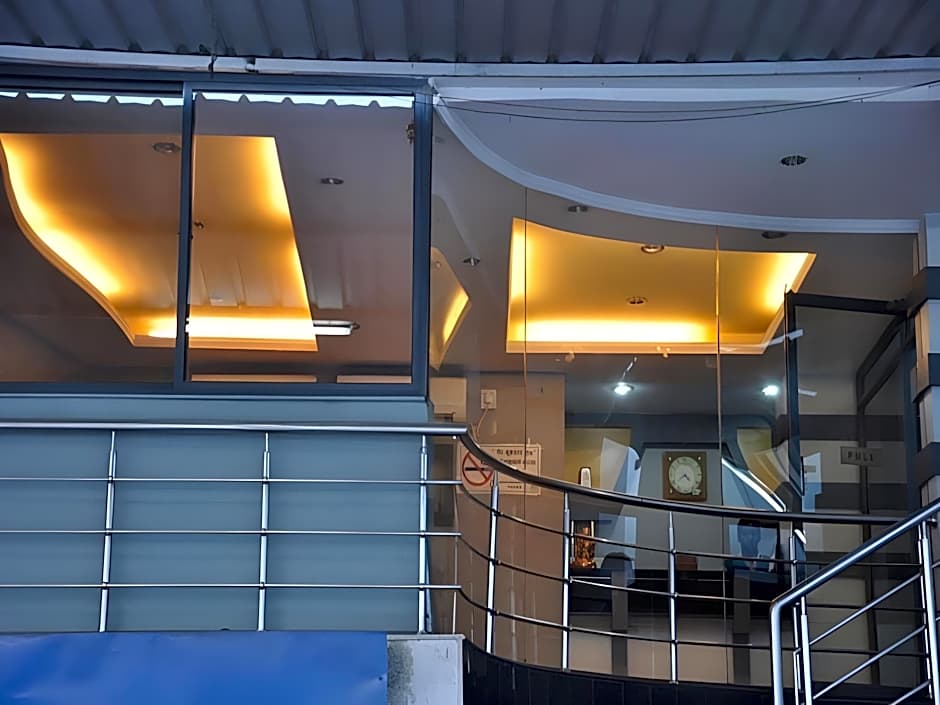 Hotel Rajdhani Plaza