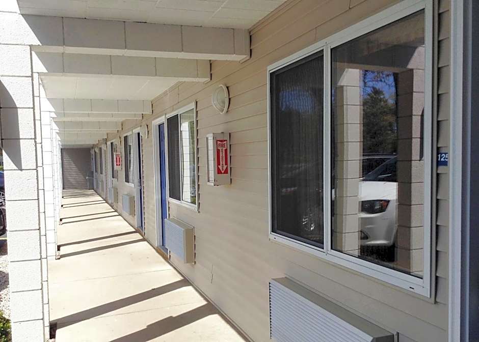 Travelodge by Wyndham Traverse City MI