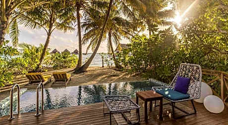 Mercure Maldives Kooddoo Resort