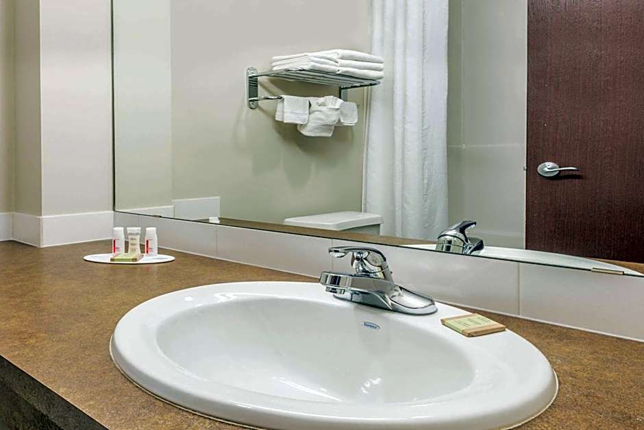 Super 8 by Wyndham Innisfail