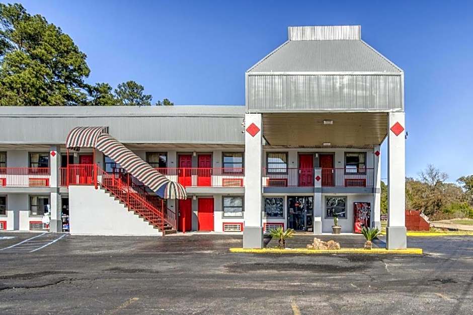 OYO Hotel Pineville LA Hwy 165