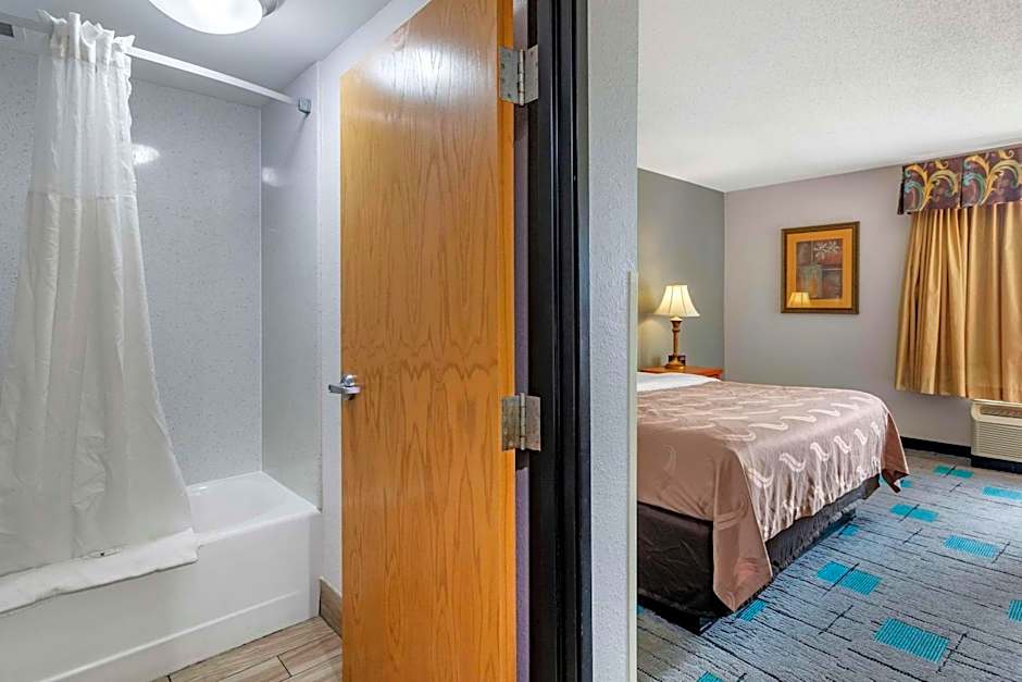 Quality Inn & Suites Chattanooga West near Lookout Mountain