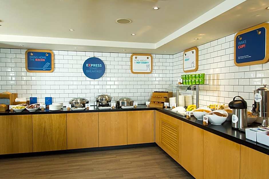 Holiday Inn Express Bath By IHG